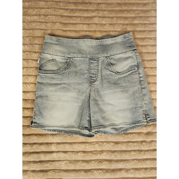 Rock & Republic Women's Denim Rx Fever Pull-On Shorts‎ – Size 6 (Medium) - Picture 1 of 4